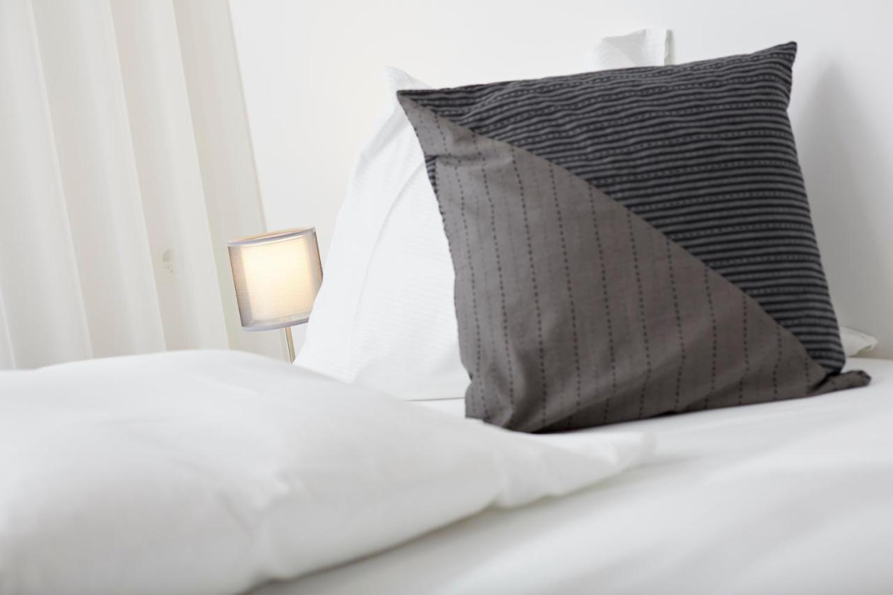 Aparthotel Baden Bagian luar foto