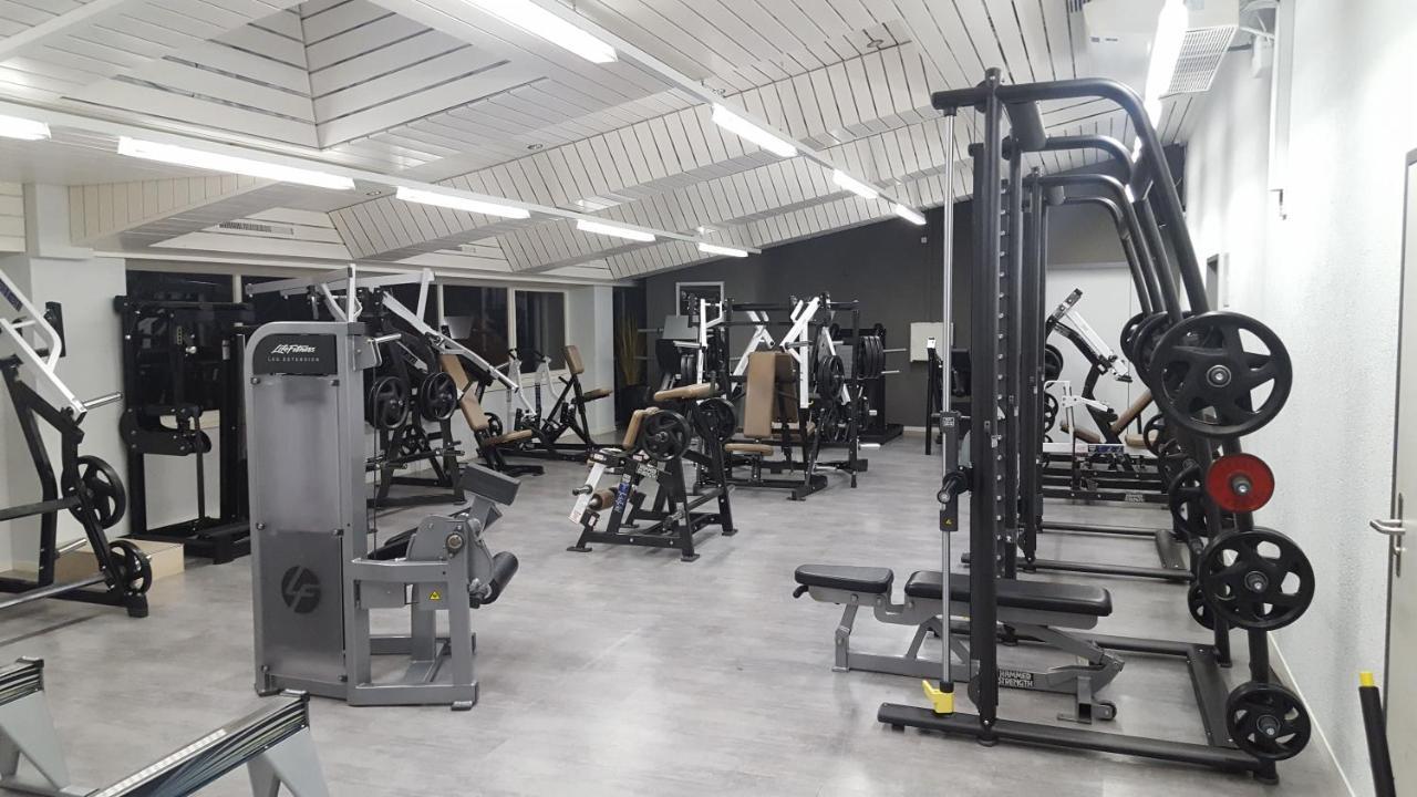 Aparthotel Baden Bagian luar foto