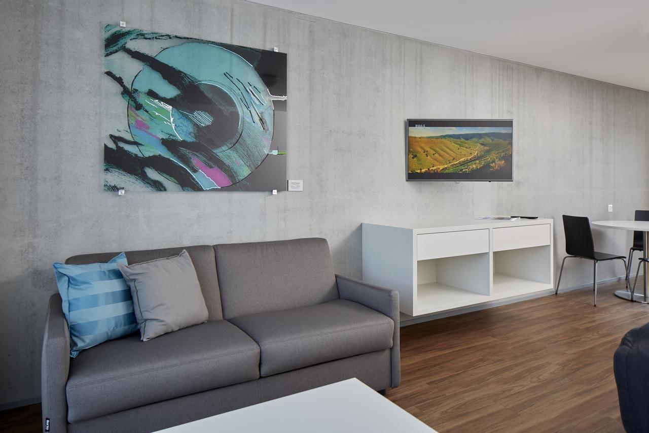 Aparthotel Baden Bagian luar foto