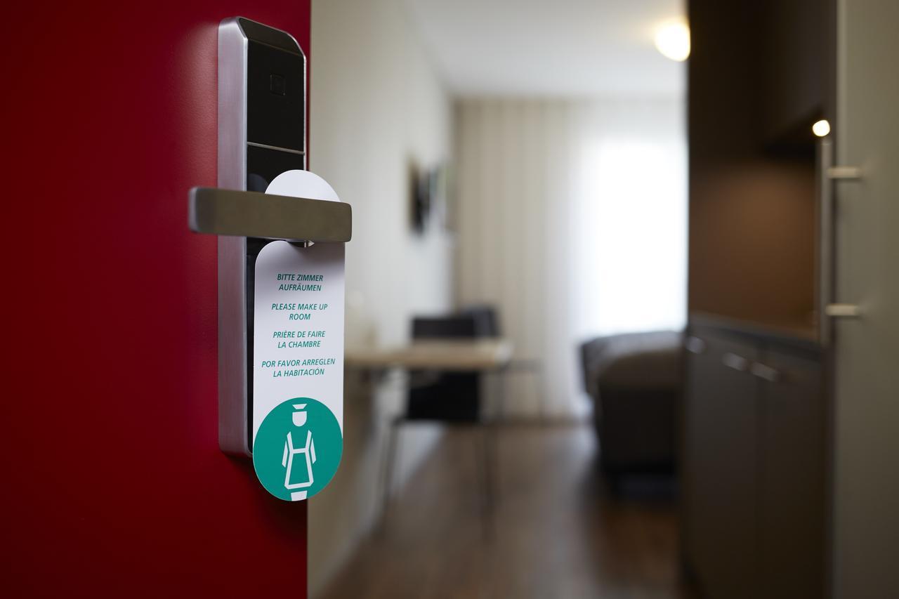 Aparthotel Baden Bagian luar foto
