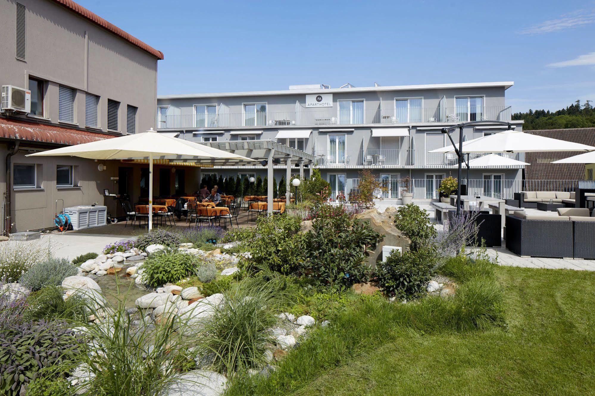 Aparthotel Baden Bagian luar foto